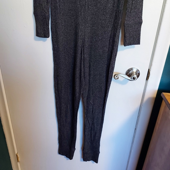 🌱 AE Onesie NWOT - Picture 4 of 6